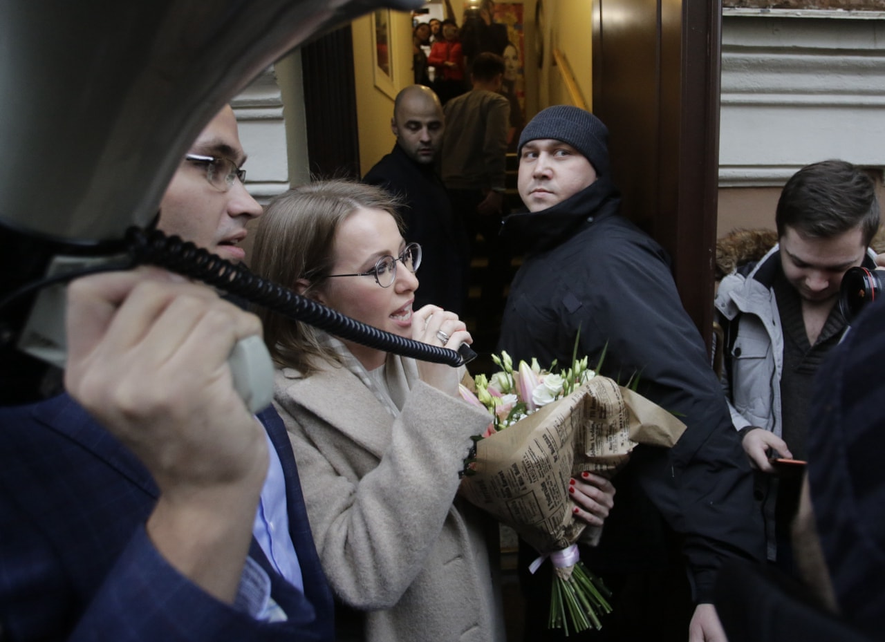 Собчак в толпе. Фото агентства «Reuters»