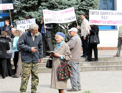 Обманутые дольщики на митинге. Краснодар, 7 апреля 2012 г. Фото Никиты Серебрянникова для "Кавказского узла" 