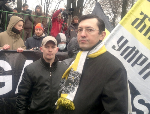 Участники митинга националистов на Смоленской набережной в Москве 11 декабря 2011 г. Справа -  Александр Белов, бывший глава ДПНИ. Фото Юлии Буславской для "Кавказского узла"