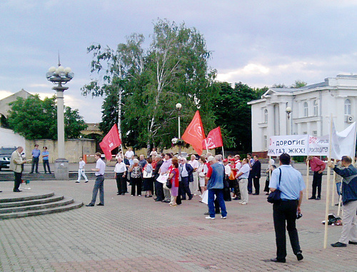  Митинг в рамках всероссийской акции протеста "Вступление в ВТО - это гибель России!". Ставрополь, 3 июля 2012 г. Фото Константина Ольшанского для "Кавказского узла"