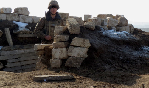 Боевой пост на передовой. Нагорный Карабах, Мартунинский район, 30 декабря 2013 г. Фото Алвард Григорян для "Кавказского узла"