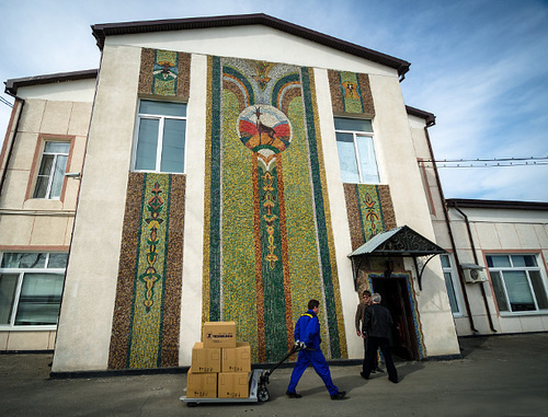 На территории Кизлярского коньячного завода. Фото: Тимур Агиров, http://timag82.livejournal.com/120535.html