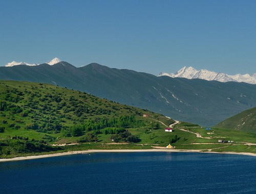 Озеро Кезеной-ам в Веденском районе Чечни. Фото: Wild.nohcho, http://commons.wikimedia.org, Creative Commons Attribution-Share Alike 3.0 Unported