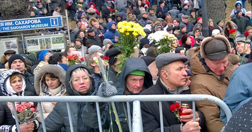 Очередь на панихиду по Борису Немцову. Москва, 3 марта 2015 г. Фото Вячеслава Ферапошкина для "Кавказского узла"