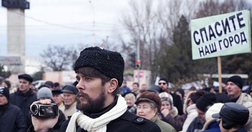 Сергей Лошкарев на митинге в защиту рощи "Красная весна". Новочеркасск. 2014 г. Фото: RFE/RL