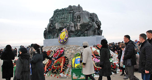 Митинг памяти жертв депортации. Элиста, 28 декабря 2015 г. Фото http://gorod-elista.ru/