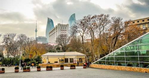 Улица в центре Баку. Фото Азиза Каримова для "Кавказского узла"