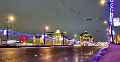 Большой Москворецкий мост, вид в сторону улицы Малой Ордынки, где жил Немцов. Москва. Фото: Alessio Damato https://ru.wikipedia.org/