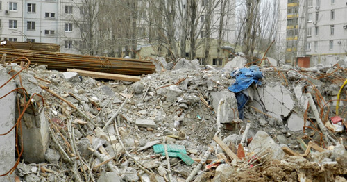 Демонтаж многоэтажки. Волгоград, 29 марта 2016 г. Фото Татьяны Филимоновой для "Кавказского узла"