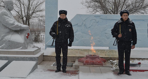 Митинг в поселке Яшкуль в Калмыкии, посвященный Дню Неизвестного Солдата. Фото https://vk.com/dkyashkul