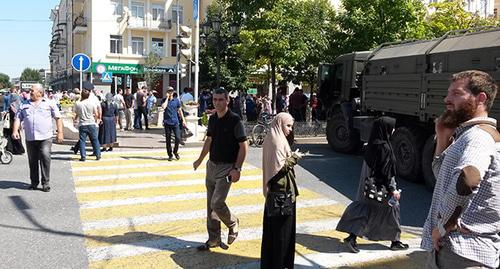 Жители Чечни вышли на митинг в поддержку мусульман Мьянмы. Фото Николая Петрова для "Кавказского узла"