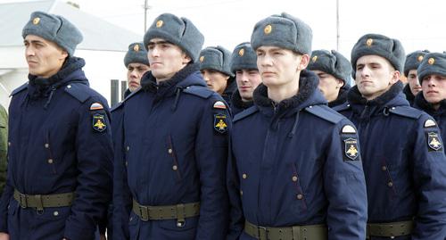 Призывники в Чечне. Фото http://www.parlamentchr.ru/press-centre/fotoreportazhi/2679-500-prizyvnikov-iz-chechni-otpravilis-na-sluzhbu-v-ryady-vs-rossii