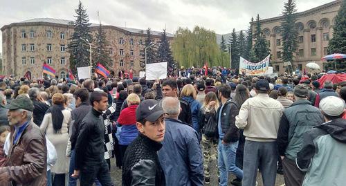 Митинг оппозиции во главе с лидером протестующих Николом Пашиняном в Ванадзоре. 28 апреля 2018 г. Фото Тиграна Петросяна для "Кавказского узла"