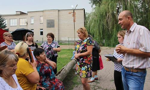 Участники митинга против закрытия больницы в Божковке. Фото Вячеслава Прудникова для "Кавказского узла".