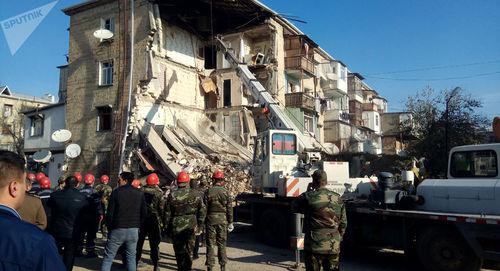 Последствия взрыва газа в четырехэтажном доме в Гяндже. Фото Спутник / Ильхам Мустафа

https://sputnik.az/incidents/20181120/417987152/gencedeki-partlayishla-bagli-resmi-acialzmz.html