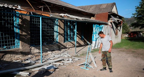 Поврежденный в ходе обстрелов во время эскалации ситуации на армяно-азербайджанской границе 12-14 июля в селе Дондар Гушчу Товузского района Азерб
айджана. Фото Азиза Каримова для "Кавказского узла"