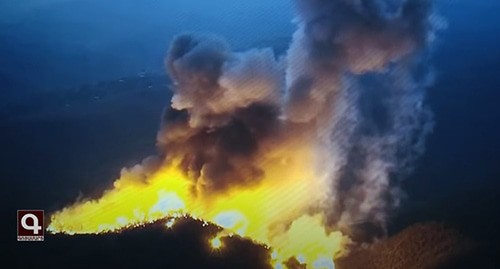 Применение запрещенного фосфорного оружия. Стоп-кадр видео Минобороны НКР ://www.youtube.com/watch?v=0NLASjID5Iw&feature=youtu.be