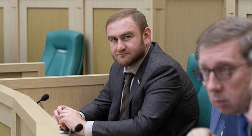 Рауф Арашуков. Фото The Council of the Federation of the Federal Assembly of the Russian Federation https://ru.wikipedia.org/