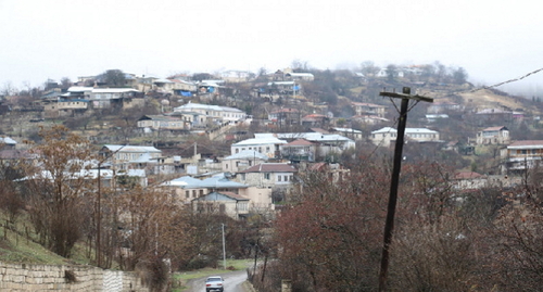 Село в общине Парух, фото: https://karabakhtimes.com/army/vs-azerbajdzhana-iz-minometa-veli-ogon-v-napravlenii-sel-xnapat-i-parux-v-arcaxe.html