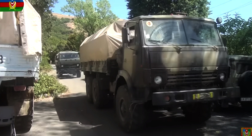 Спецтехника военной полиции в Лачинском коридоре. Фото пресс-службы Минобороны Азербайджана https://mod.gov.az/az/news/lacin-seheri-zabux-ve-sus-kendlerinde-herbi-polisin-xidmeti-fealiyyeti-teskil-edilib-video-41692.html