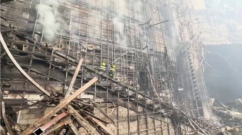 На месте теракта в "Крокус Сити Холле" в Красногорске. Кадр из видео в телеграм-канале губернатора Московской области https://t.me/vorobiev_live/6175