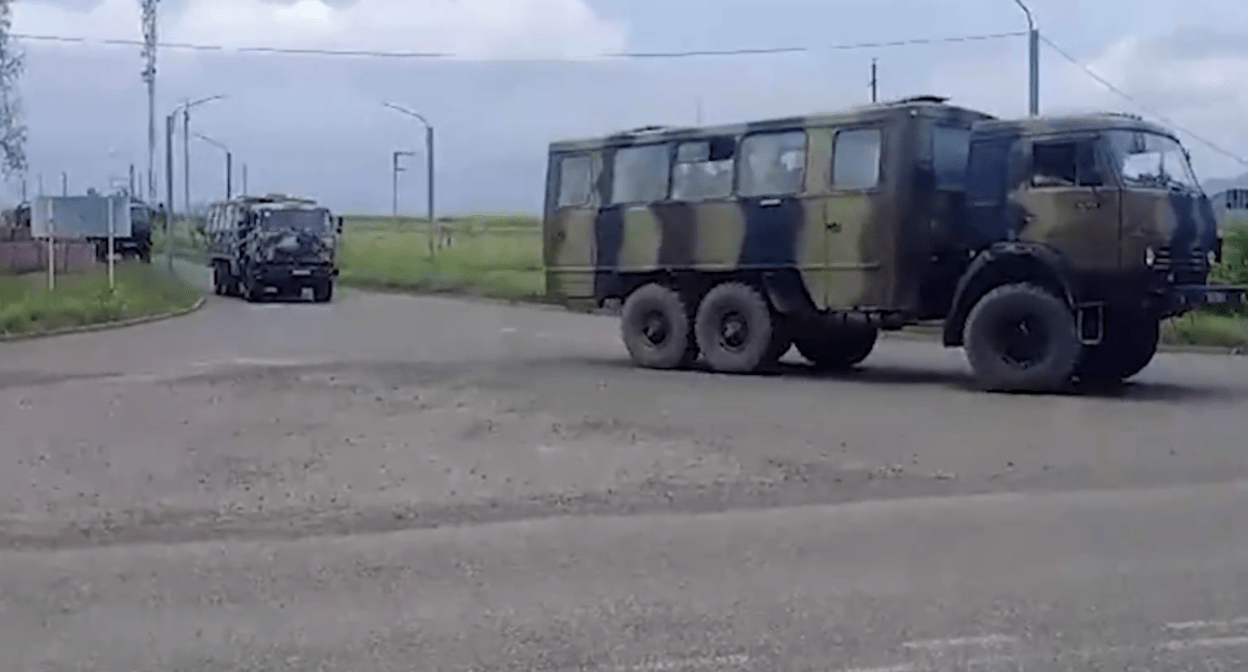 Российская военная техника покидает Карабах. Стоп-кадр видео Report.Az от 11.06.24, https://t.me/reportazru/92905