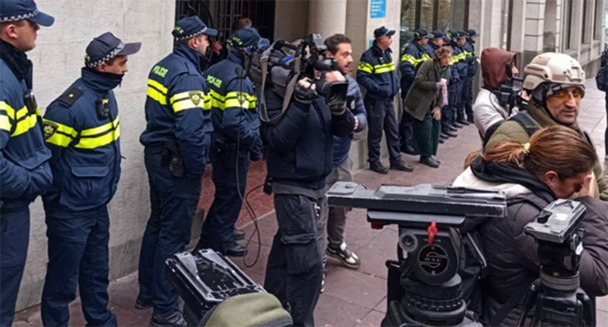 Акция протеста в Тбилиси. 2 ноября 2024 г. Скриншот видео https://t.me/Tbilisi_life