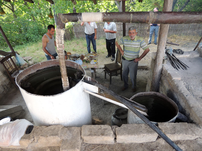 Это всё проходит через трубу и охлаждается водой.